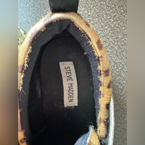 Steve Madden Cliff Animal Print Hidden Wedge Sneakers with Black Accents Sz 9 - Picture 5 of 5